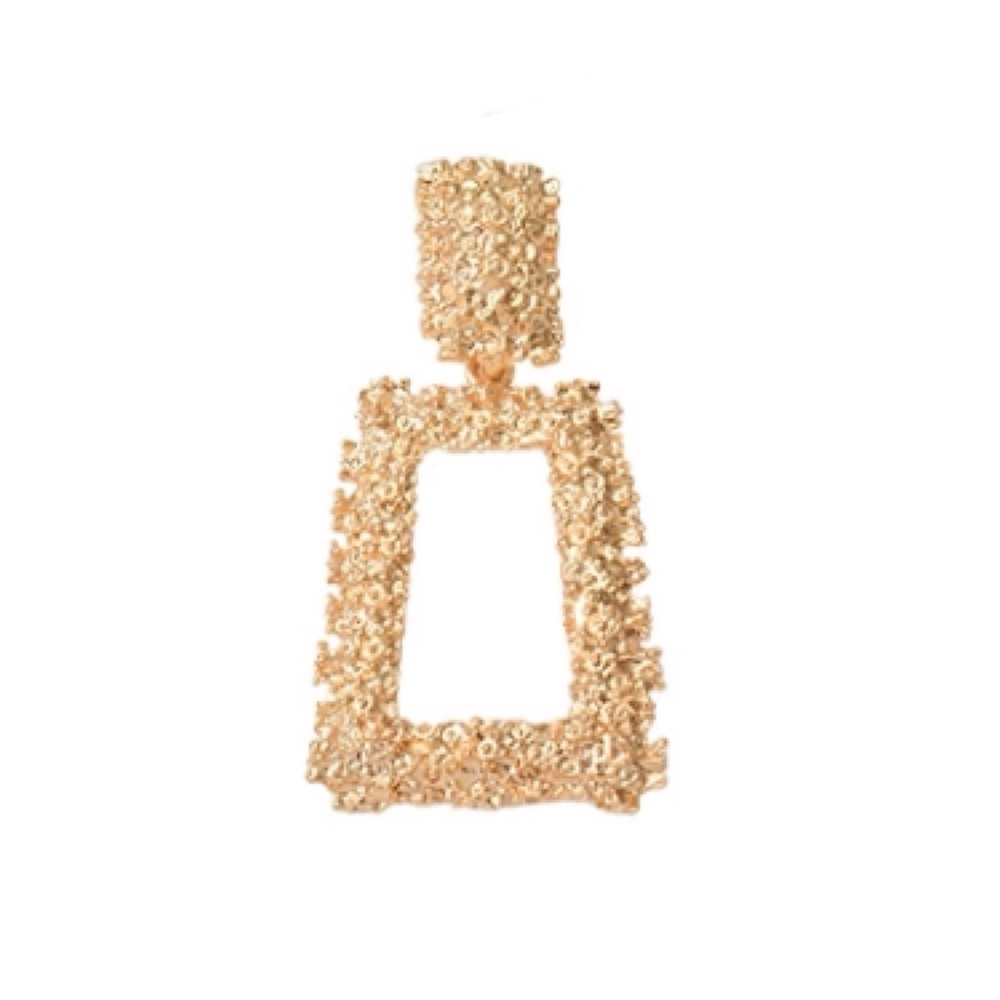 🆕 Gold Statement Earrings - Picture 4 of 4